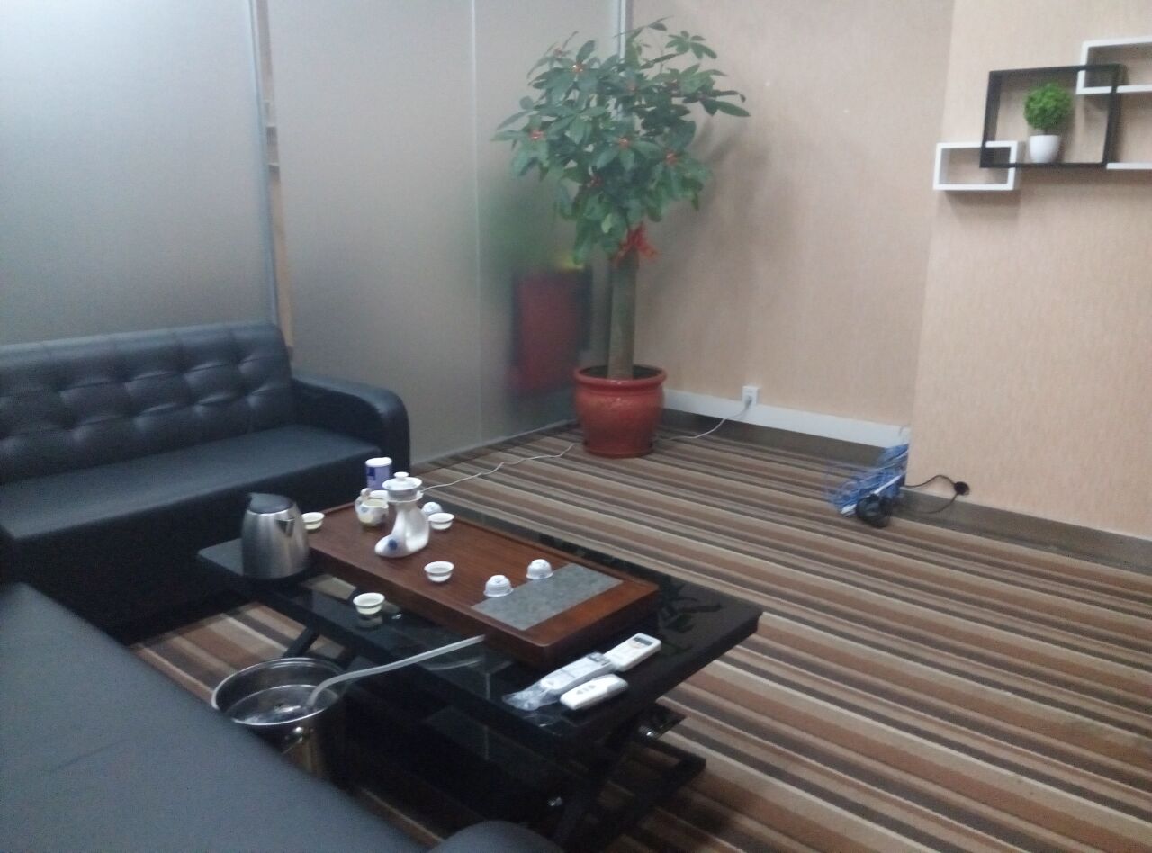 金融直播间主持人_厦门京龙资产管理有限公司