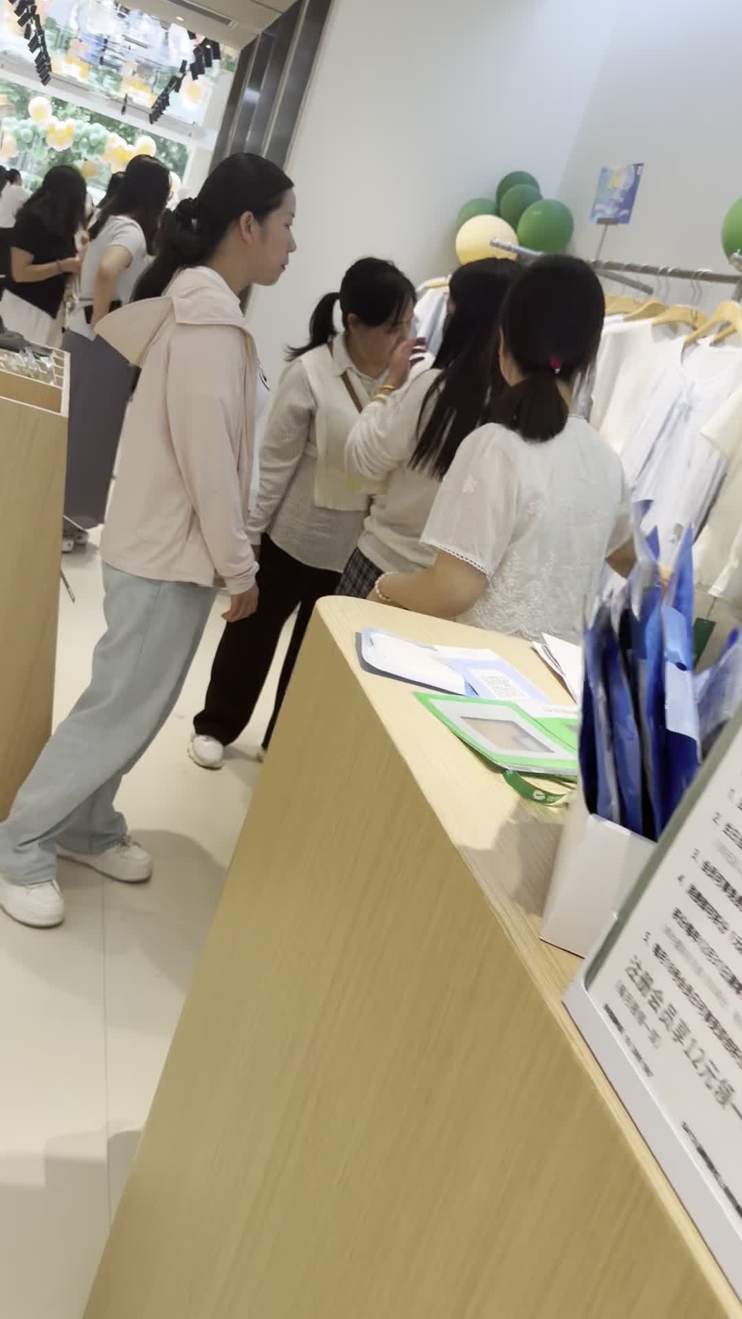 客源稳定诚聘导购